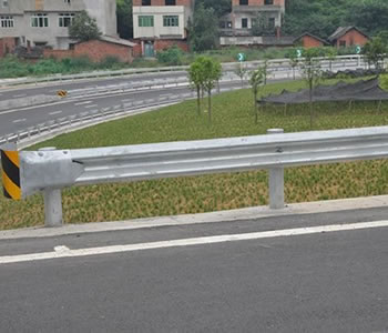 高速公路精品蜜桃一区二区三区板